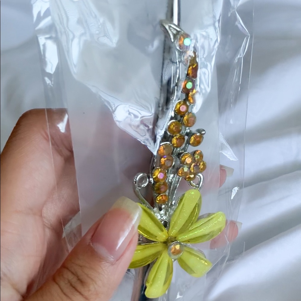 Fashion Jewelry Jeweled Hair Clip, New